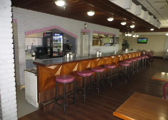 Airport Motor Inn